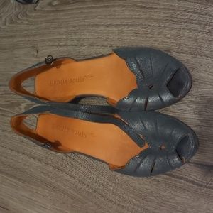 GENTLE SOULS Metallic Silver Sandals